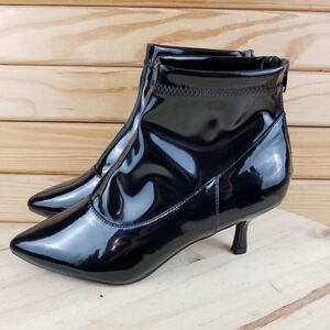 Halston MUMBAI Black Vegan Leather Ankle Boot Bootie Heeled Back Zip Womens 9 US